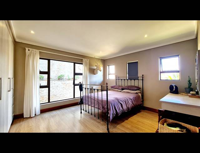 4 BEDROOM FREEHOLD FOR SALE IN SABLE HILLS